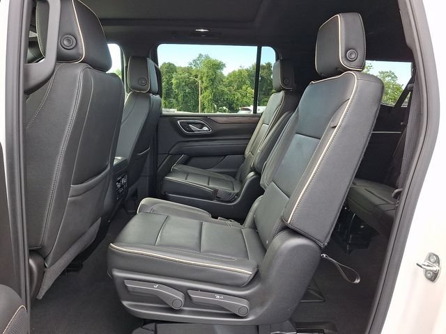 Used 2024 Iridescent Pearl Tricoat Chevrolet Premier image 11