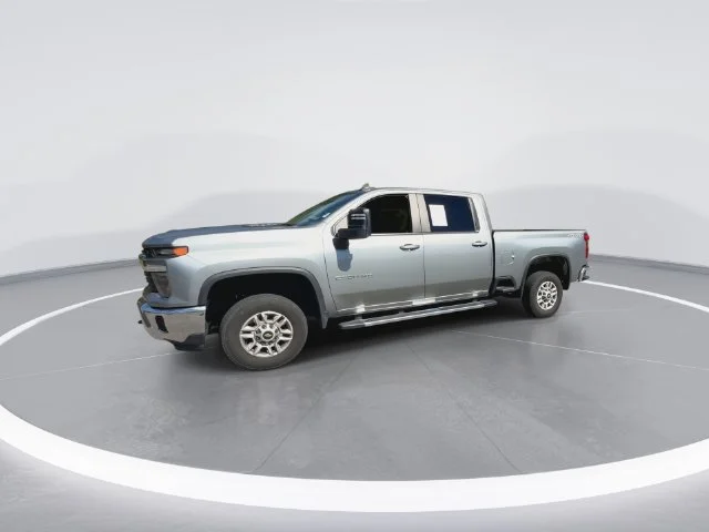 Used 2024 Gray Chevrolet LT image 5