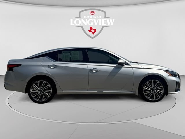 Used 2023 Brilliant Silver Metallic Nissan 2.5 SL image 6