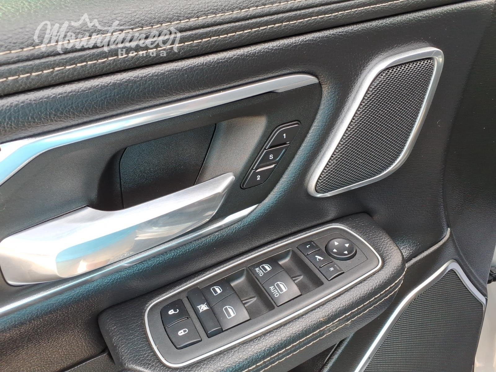 Used 2022 Billet Silver Metallic Clearcoat Ram Laramie image 32