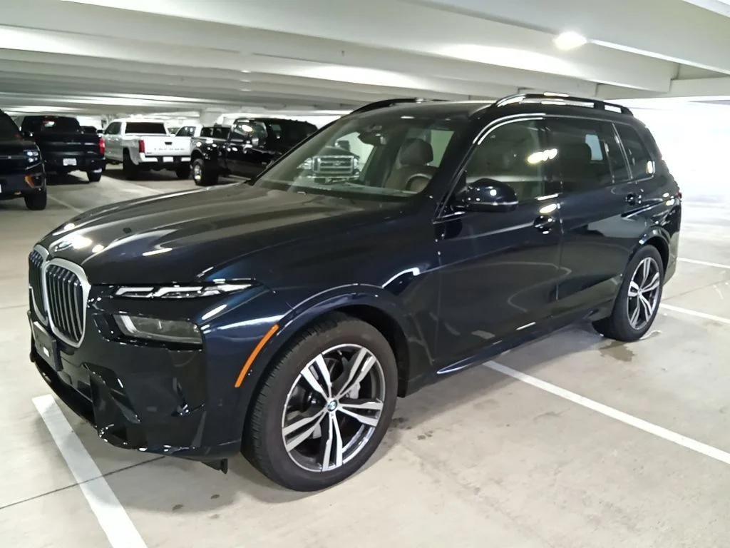Used 2025 Carbon Black Metallic BMW xDrive40i image 1
