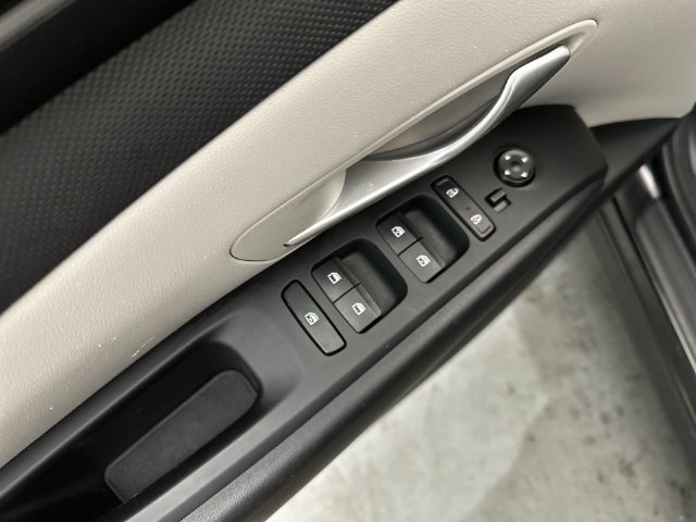 Used 2024 Black Hyundai SEL image 20