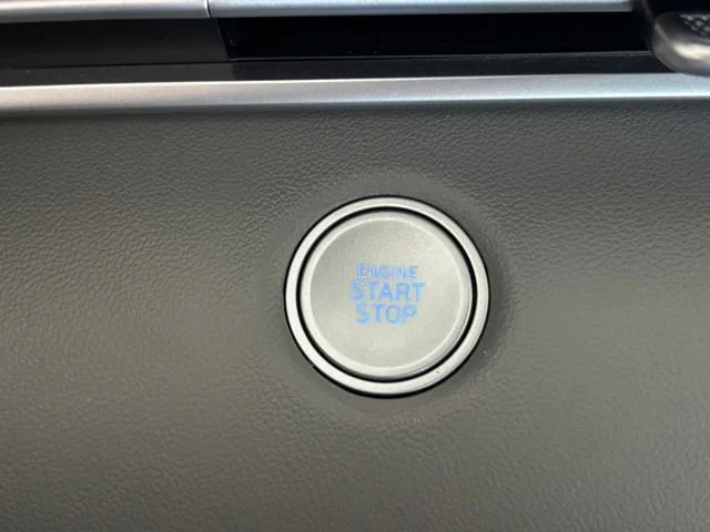 Used 2023 Gray Hyundai SEL image 6