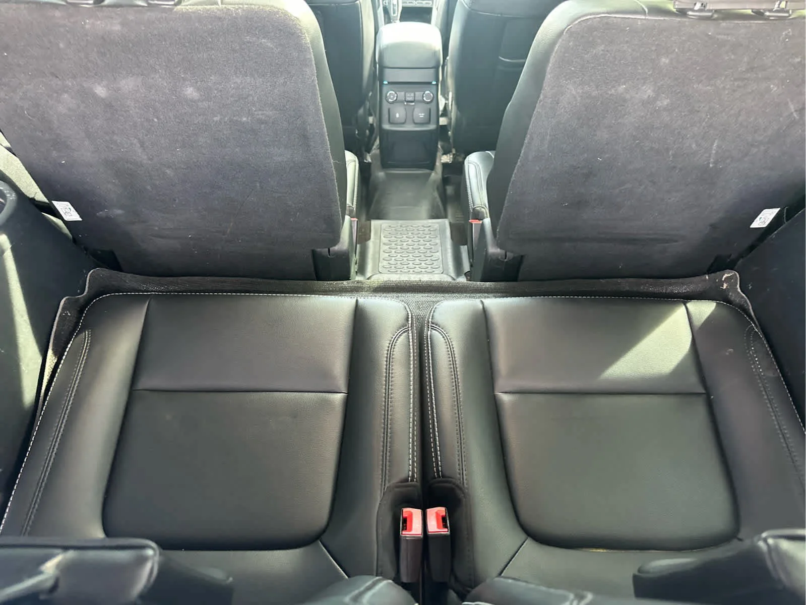 Used 2018 Magnetic Metallic Ford Limited image 4
