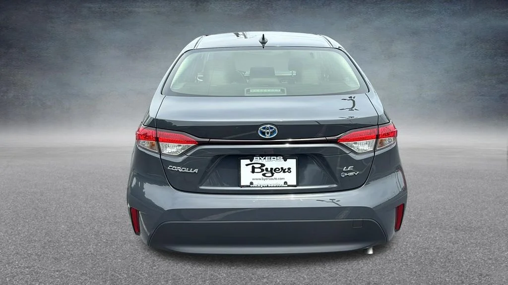 Used 2025  Toyota LE image 30