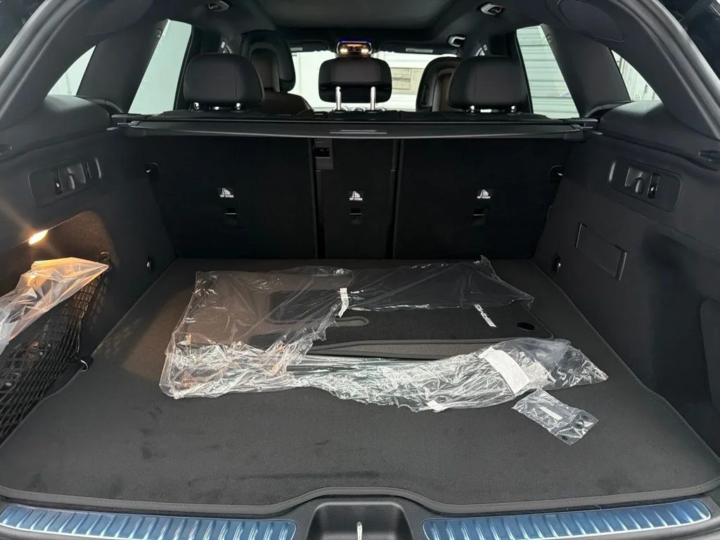 New 2027 Black Mercedes-Benz GLC 300 image 23