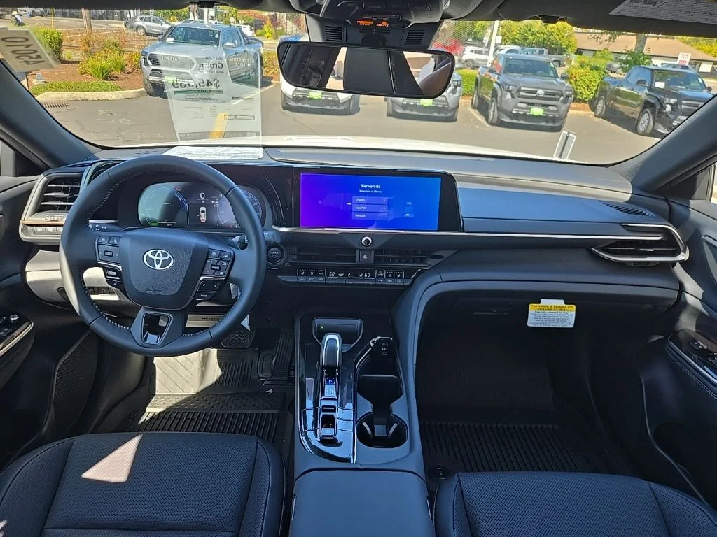 New 2026 Oxygen White Toyota XLE image 26