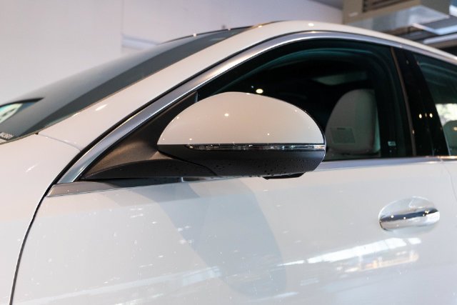 New 2026 Polar White Mercedes-Benz C 300 image 44
