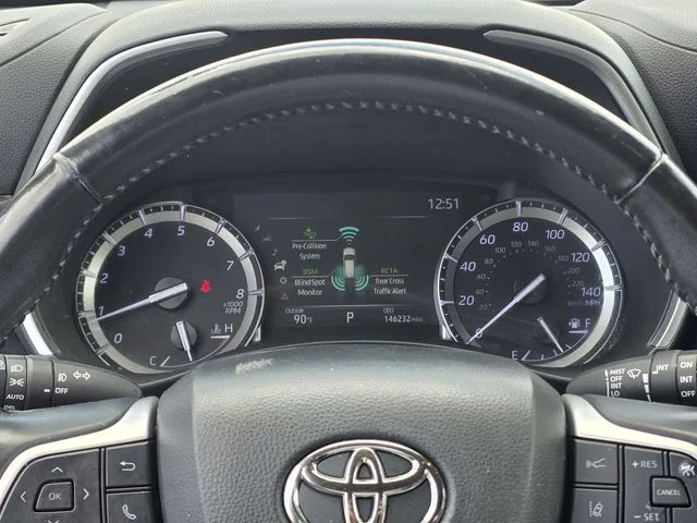 Used 2022 Black Toyota XLE image 11
