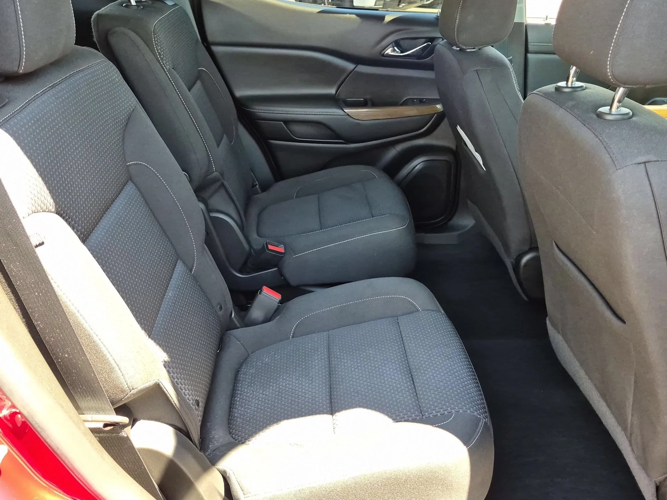 Used 2021 Cayenne Red Tintcoat GMC SLE image 24