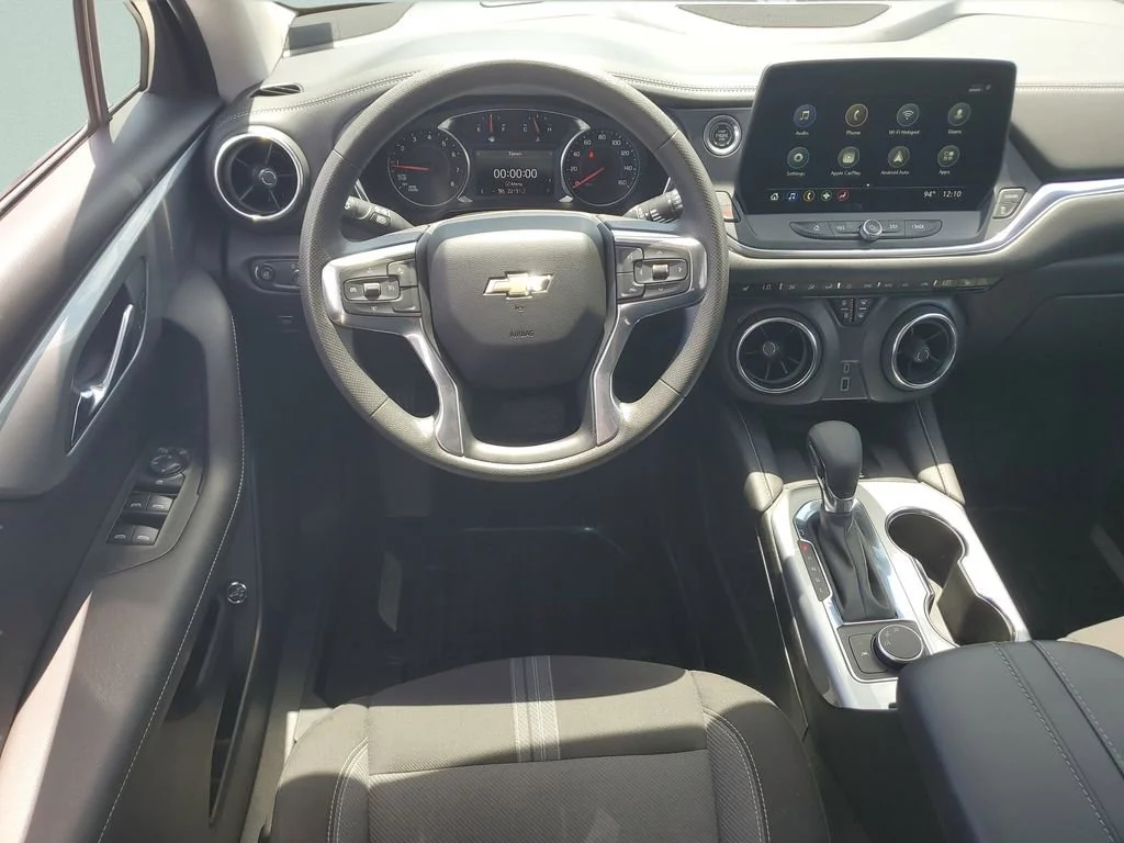 Used 2024 Summit White Chevrolet 2LT image 12