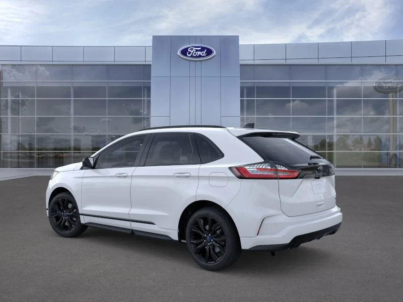 New 2023 Oxford White Ford SE image 4