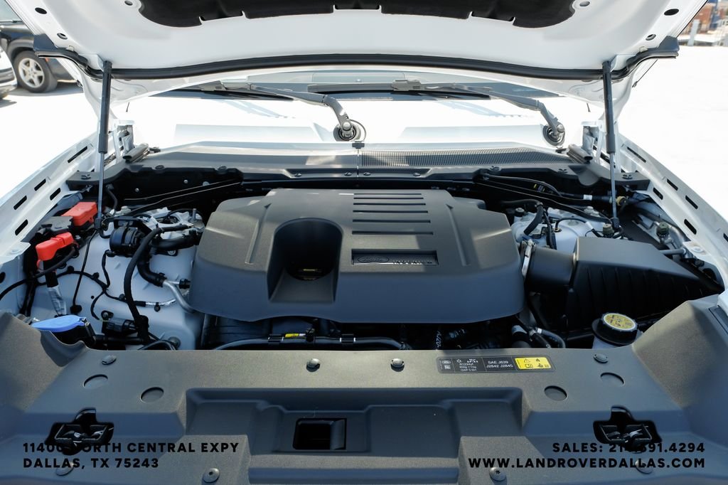 New 2026 Fuji White Land Rover X-Dynamic SE image 50