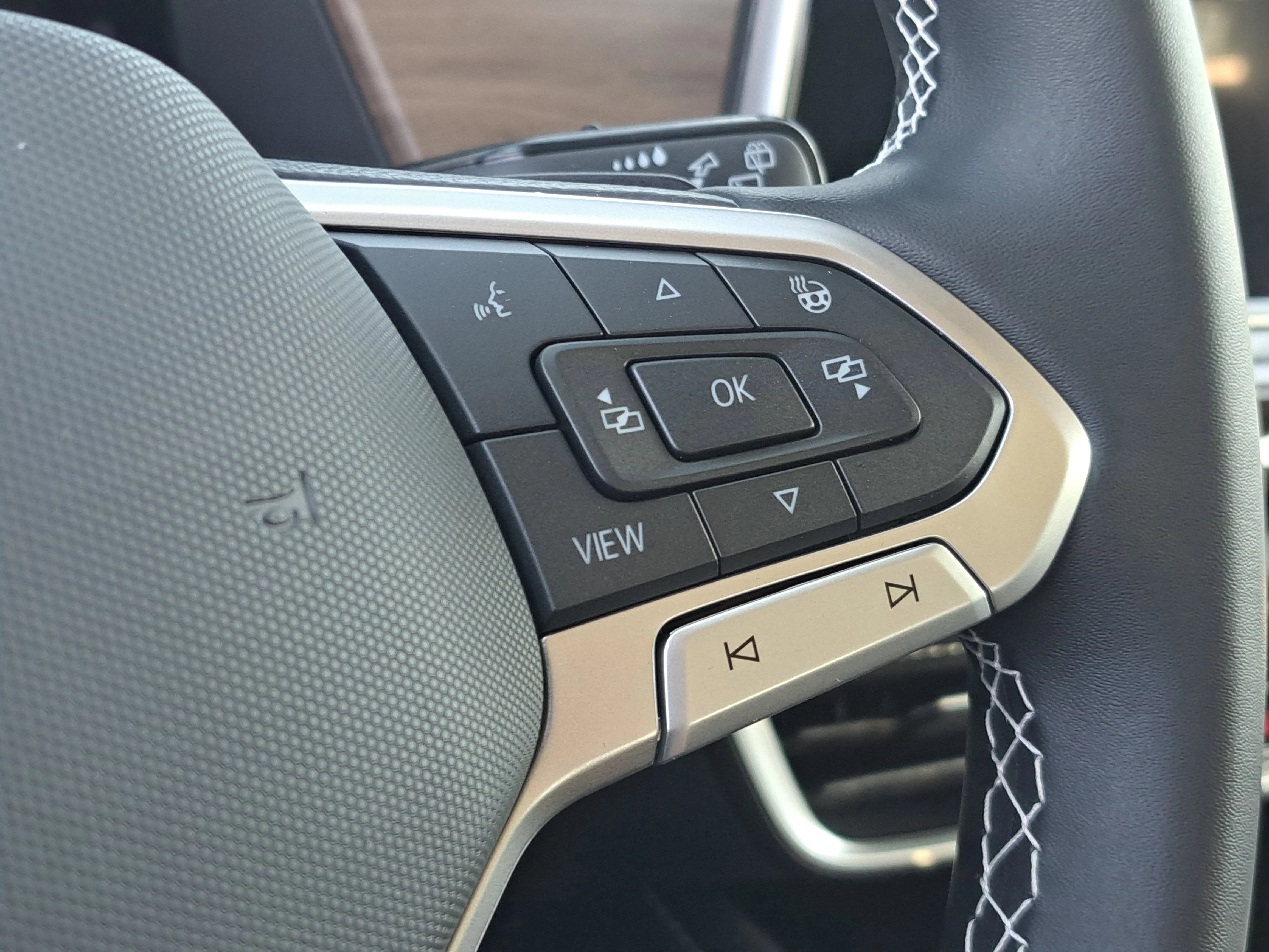 2026 Volkswagen Atlas SE w/Tech - Photo 25