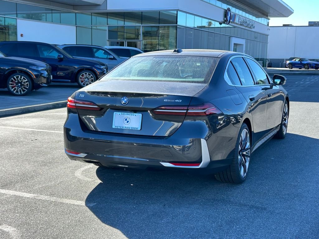New 2027 Dark Graphite Metallic BMW eDrive40 image 5