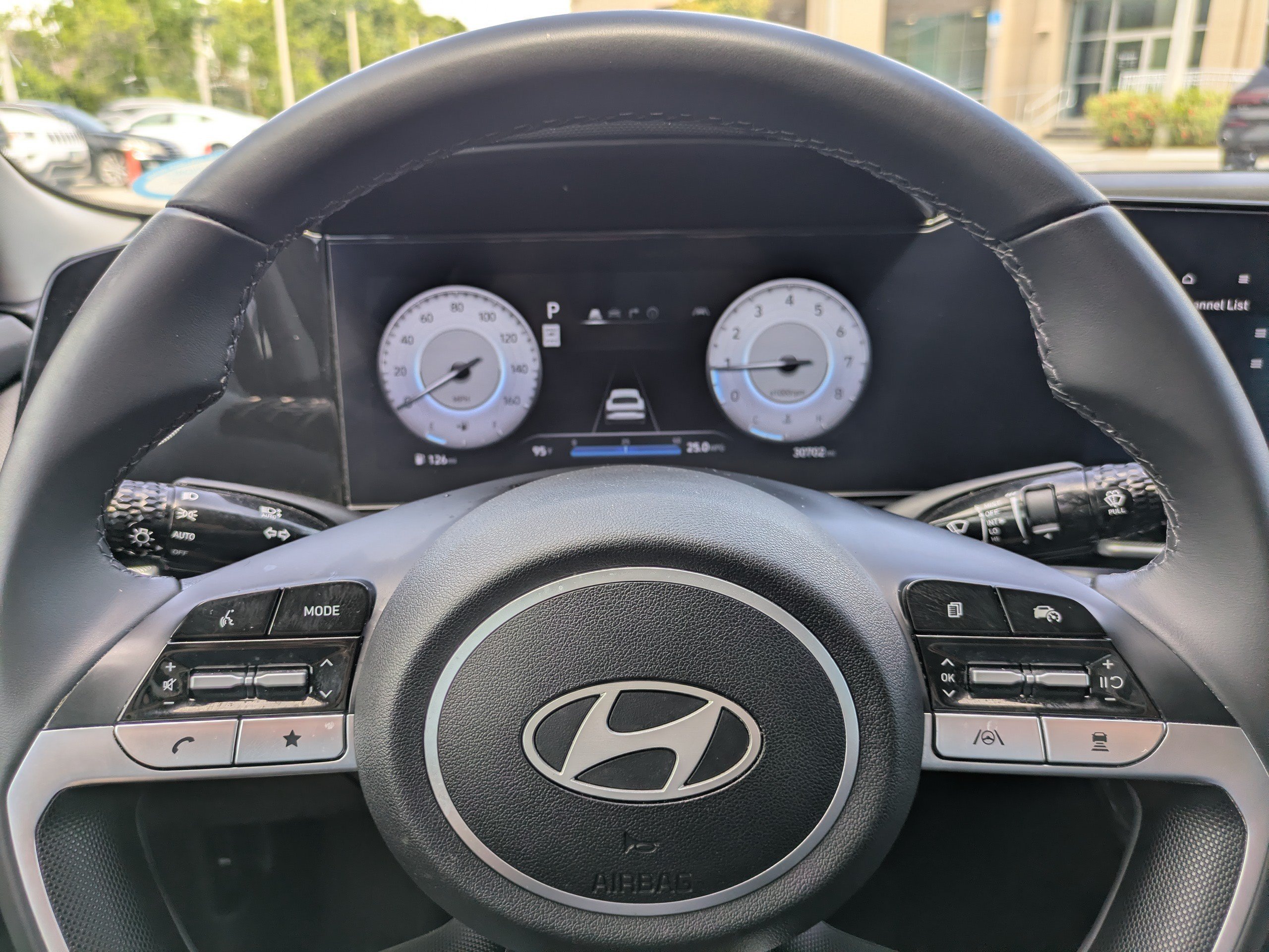 2025 Hyundai Elantra SEL - Photo 25