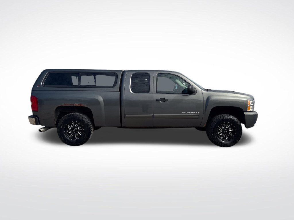 Used 2011 STEEL GREEN METALLIC Chevrolet LT image 7