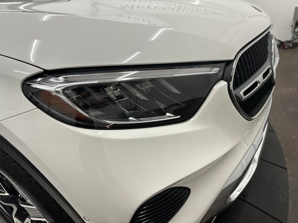 New 2027 Polar White Mercedes-Benz GLC 300 image 10