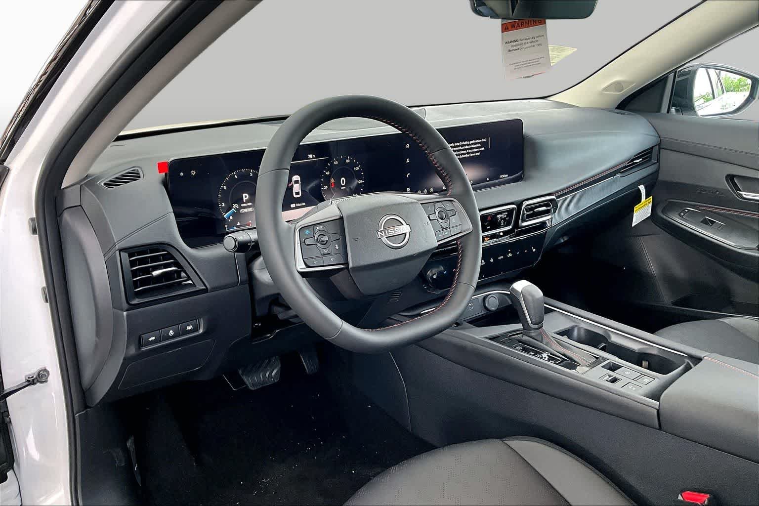 New 2026 Aspen White Tricoat/Super Black Nissan SR image 10
