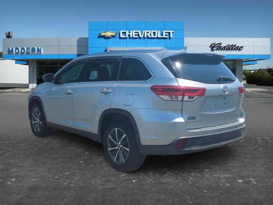Used 2019 Celestial Silver Metallic Toyota XLE image 3