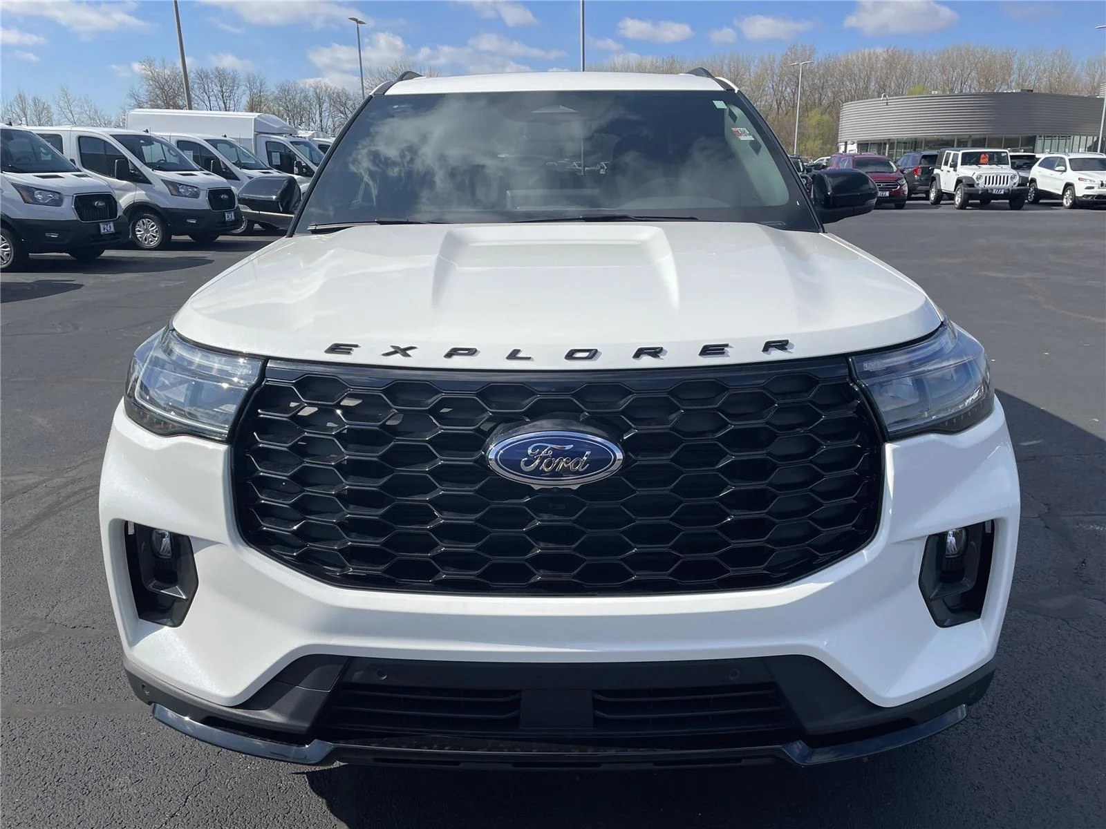 Used 2025 Star White Metallic Tri-Coat Ford ST-Line image 8