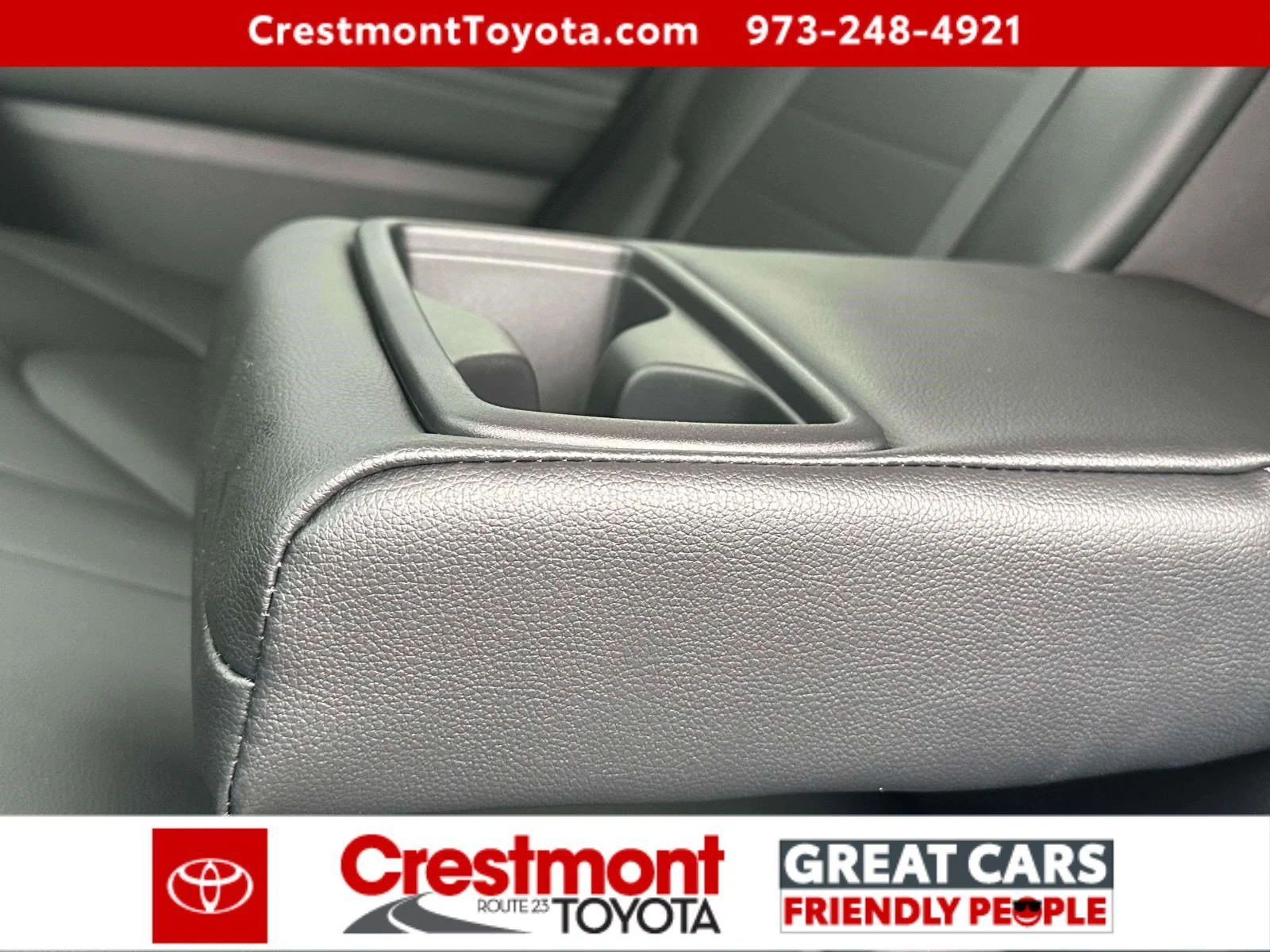 Used 2025 Heavy Metal Toyota XLE image 10
