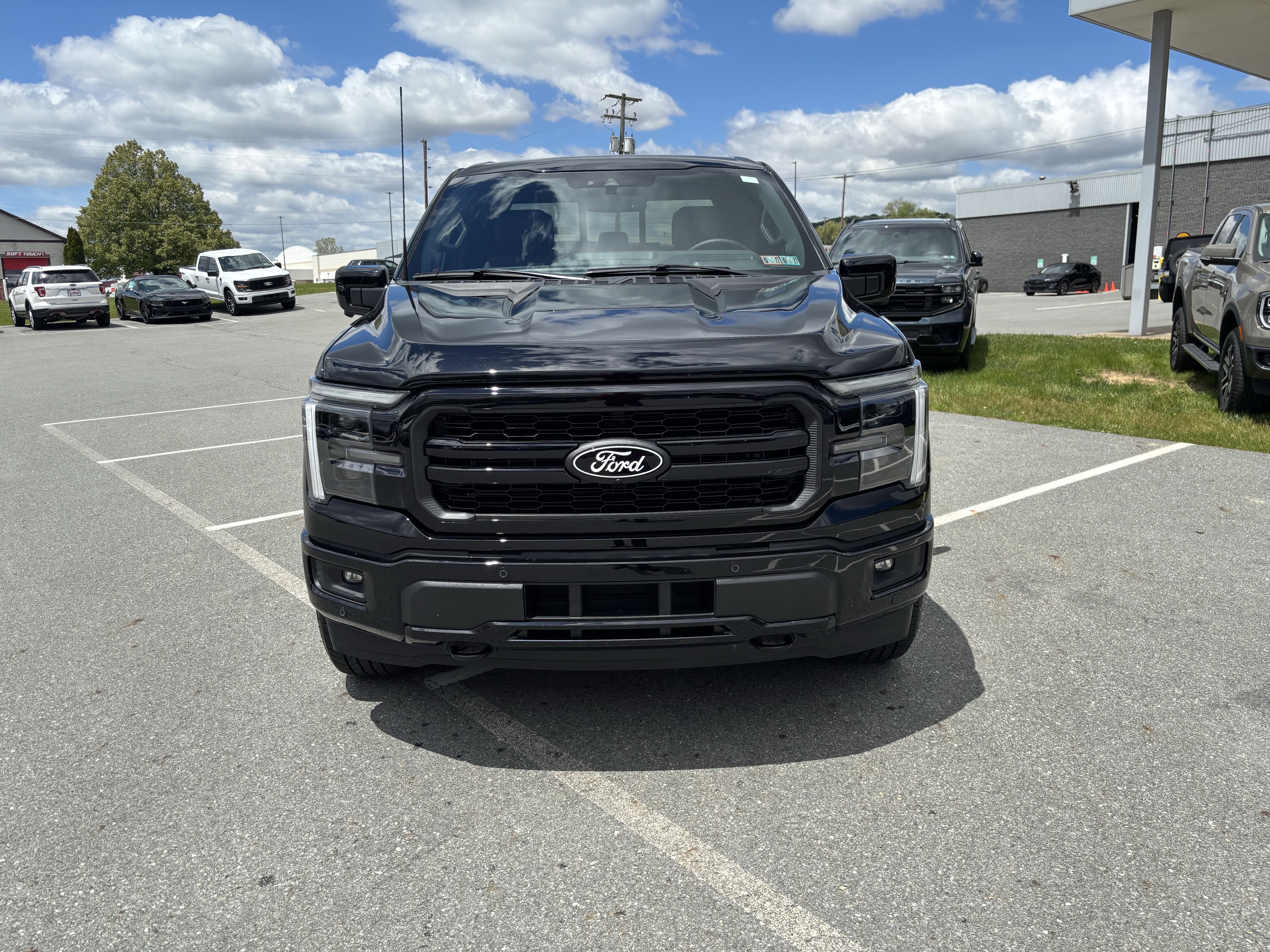 Used 2025 Black Ford LARIAT image 2