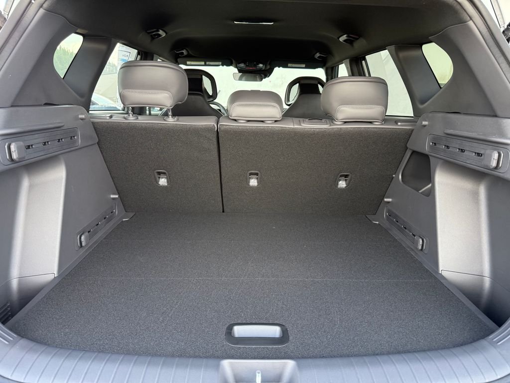 New 2027 Iceberg Green Kia X-Line S image 10