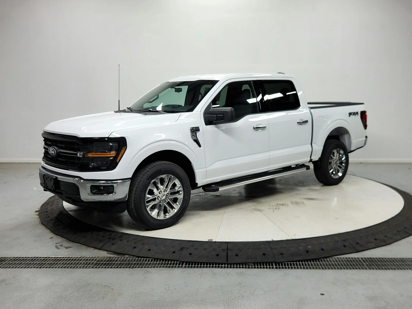 New 2026 White Ford XLT image 4