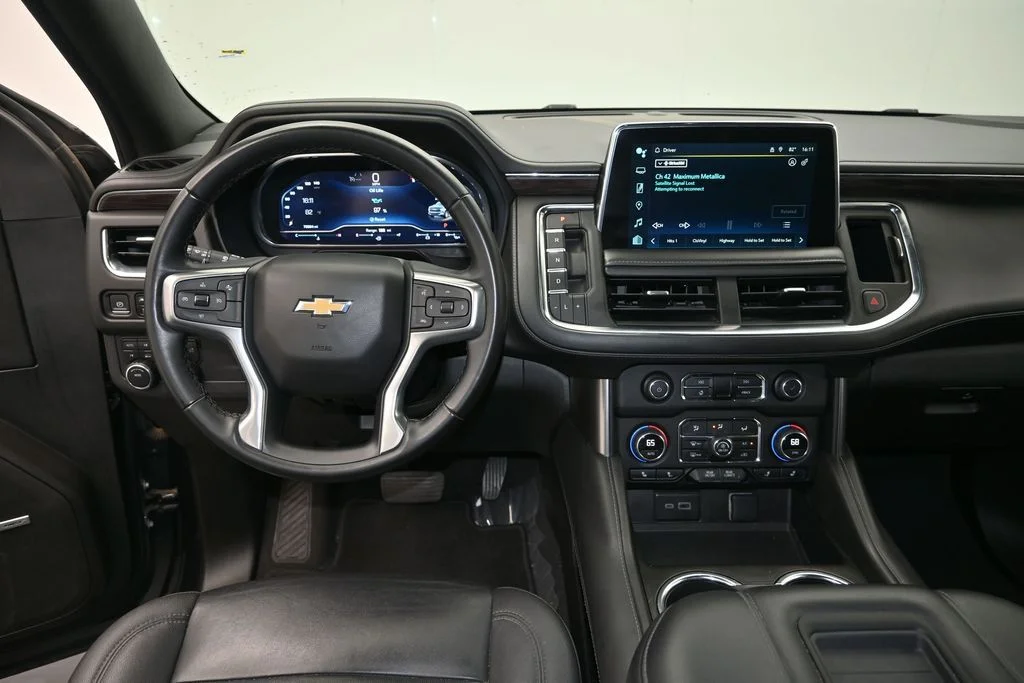2023 Chevrolet Suburban LT - Photo 16