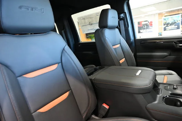 2026 GMC Sierra 2500HD AT4 - Photo 11