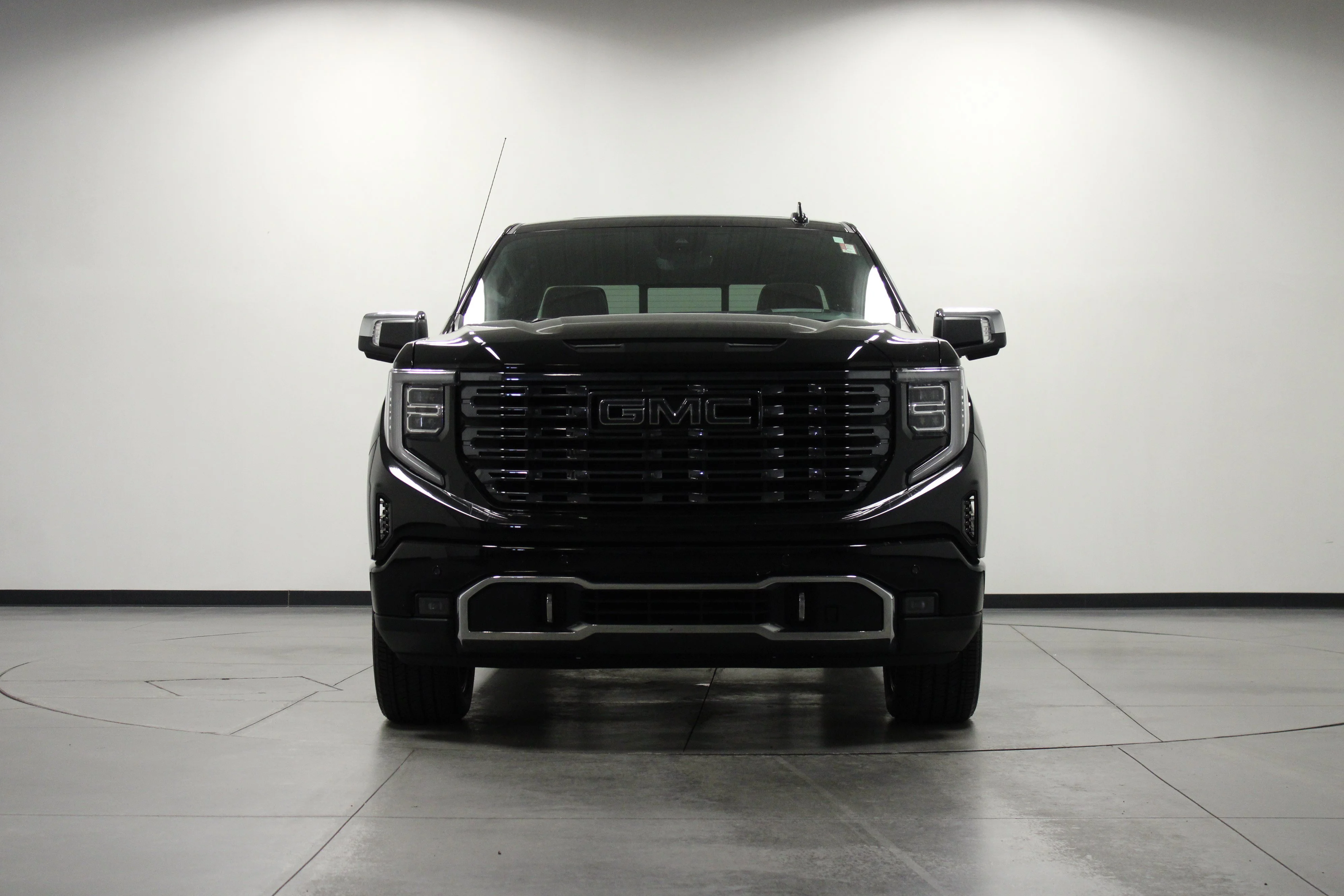 Used 2026 Onyx Black GMC Denali Ultimate image 9