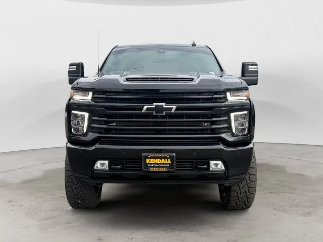 Used 2022 Black Chevrolet High Country image 3