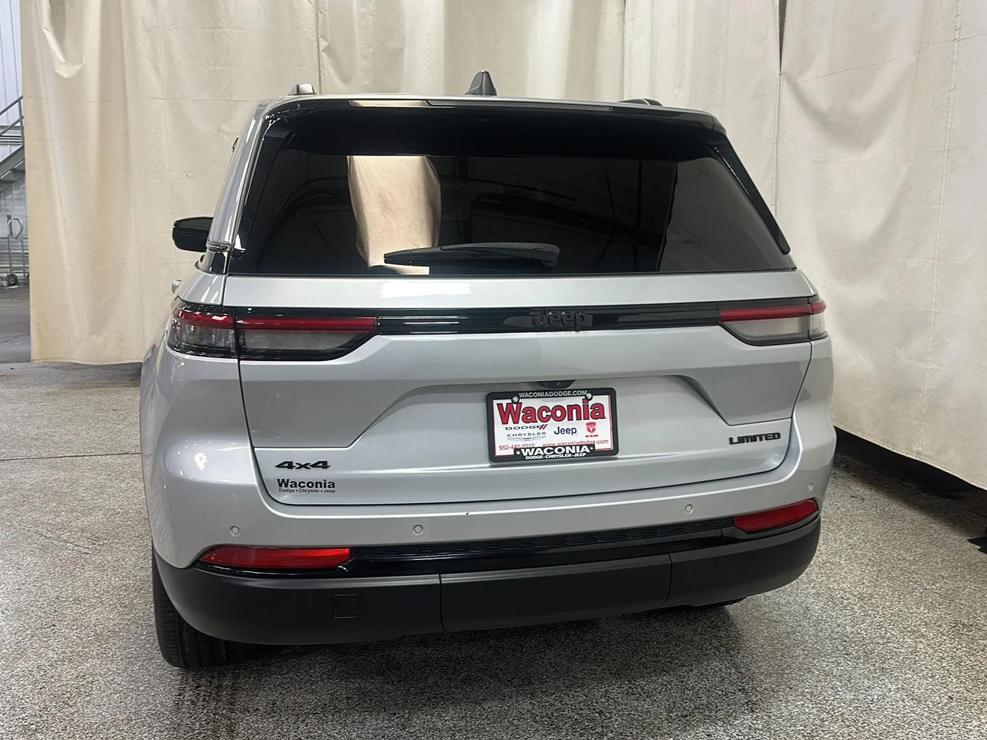 Used 2024 Silver Zynith Jeep Limited image 4
