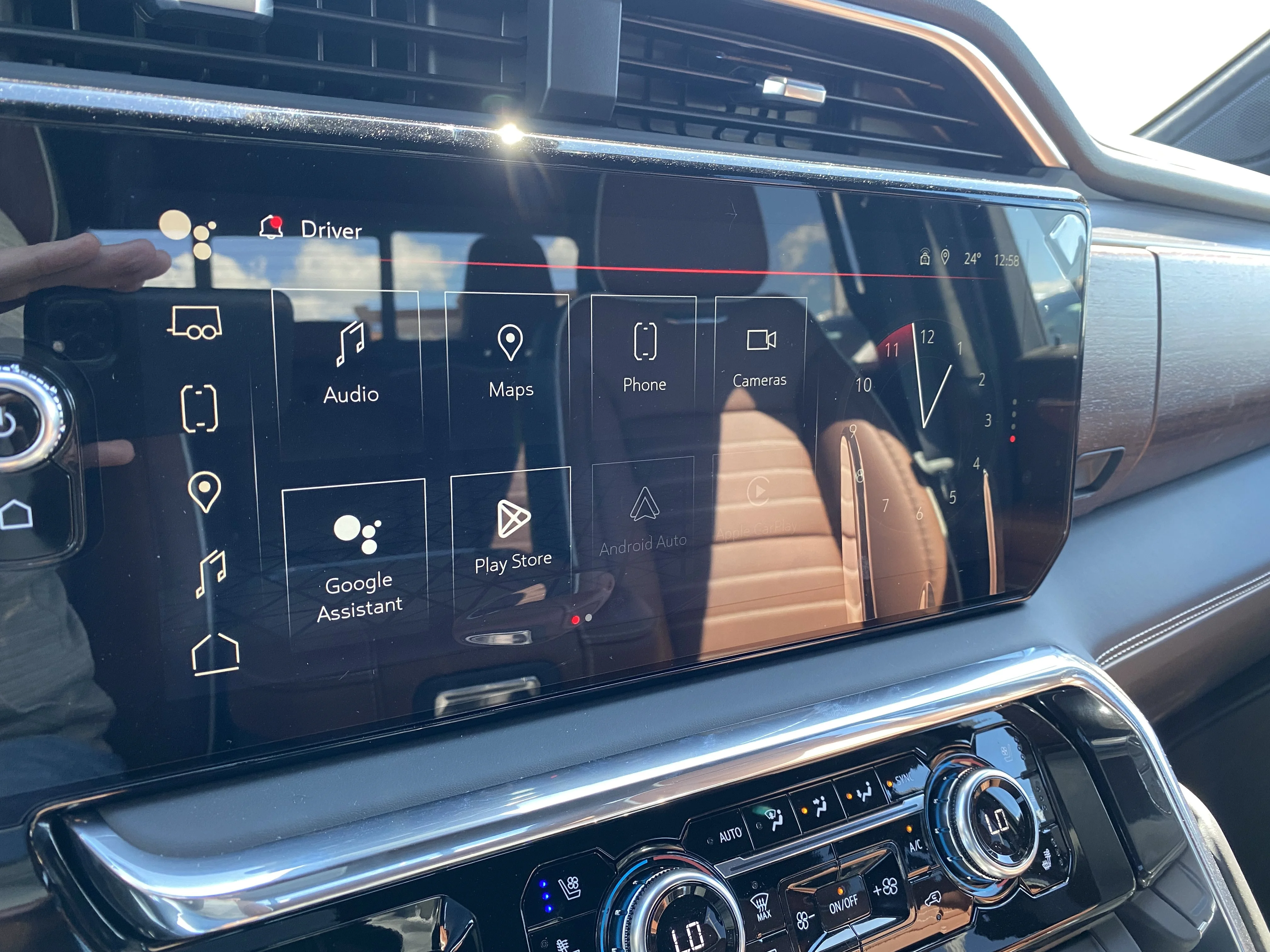 New 2026 GLACIER WHITE TRICOAT GMC Denali Ultimate image 20