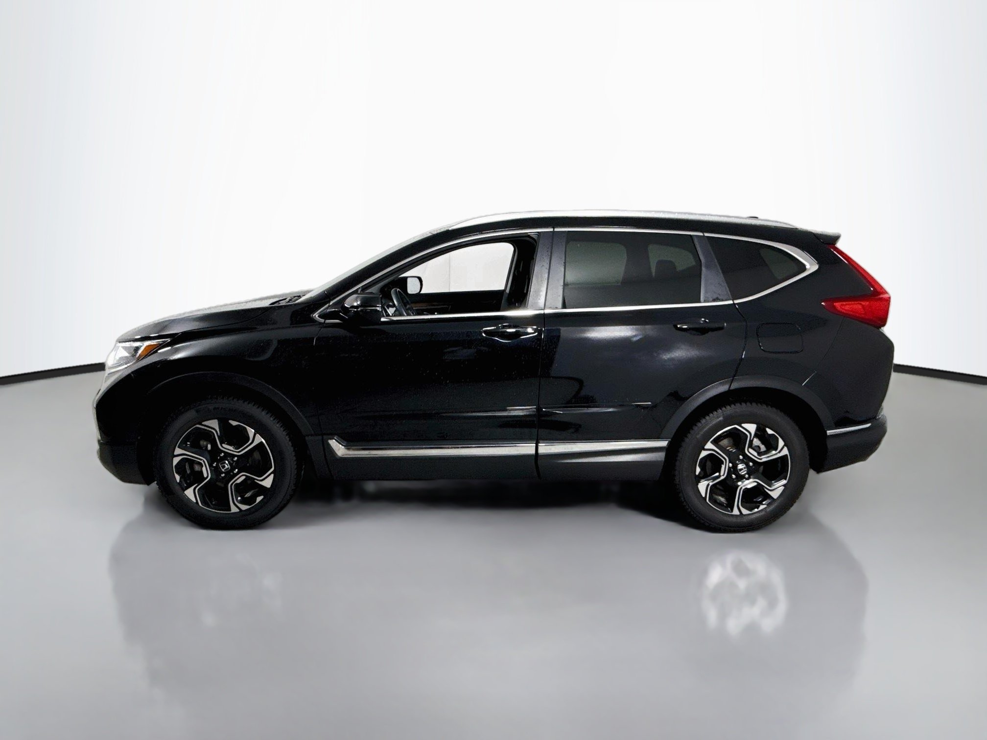 Used 2018 Crystal Black Pearl Honda Touring image 8