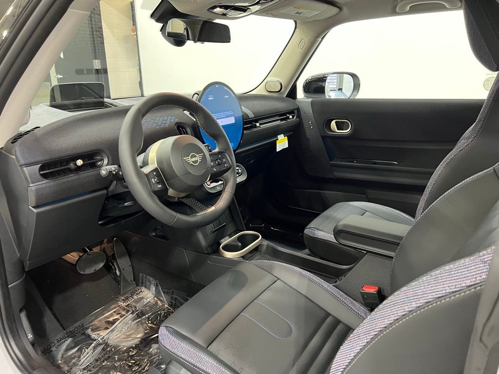 2025 MINI Hardtop 2 Door Base - Photo 11