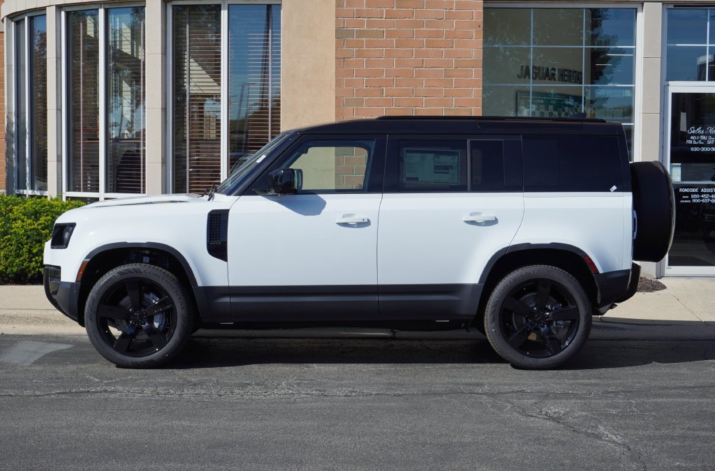 New 2026 Fuji White Land Rover S image 2