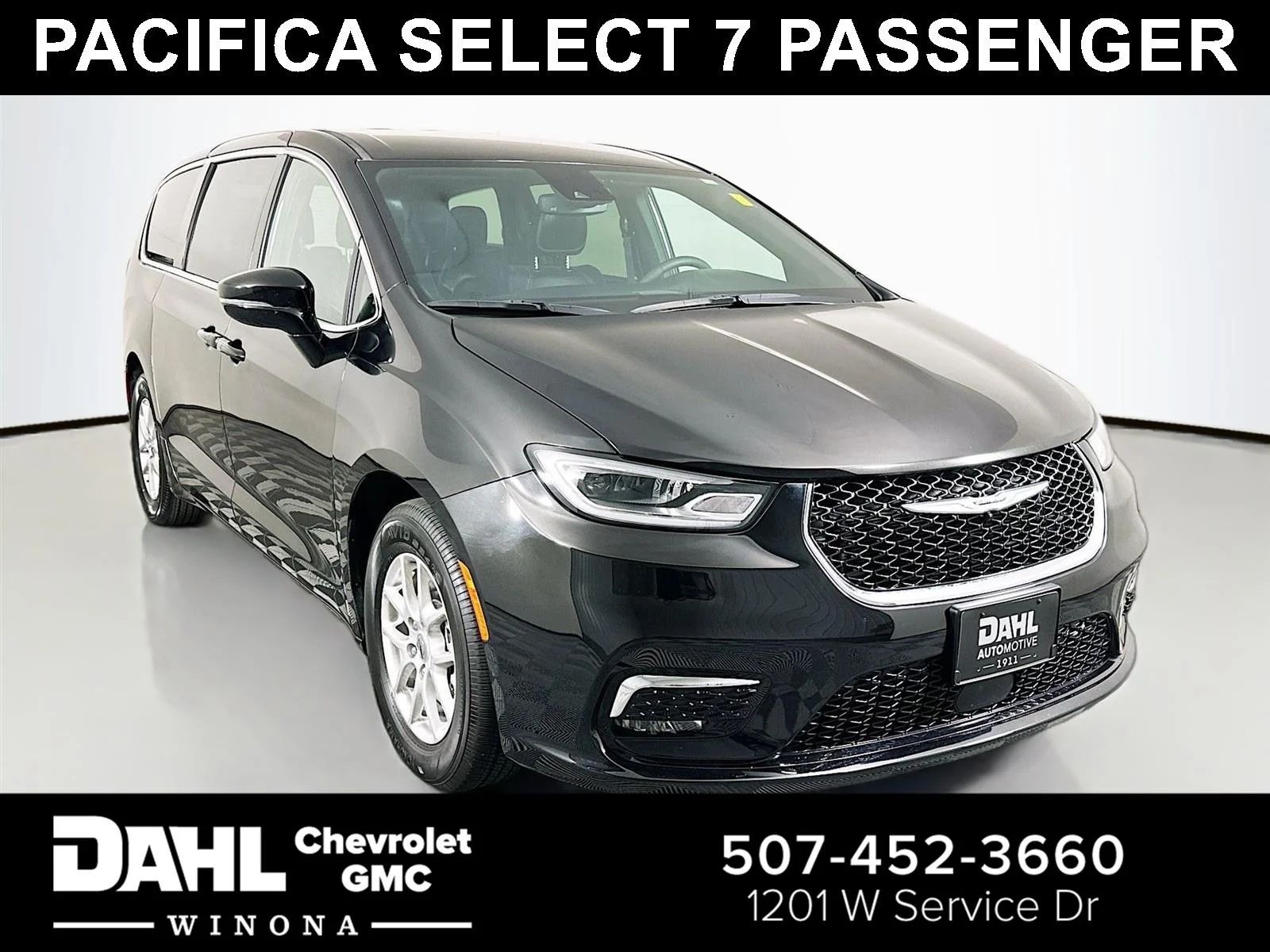 2025 Chrysler Pacifica Select's photo
