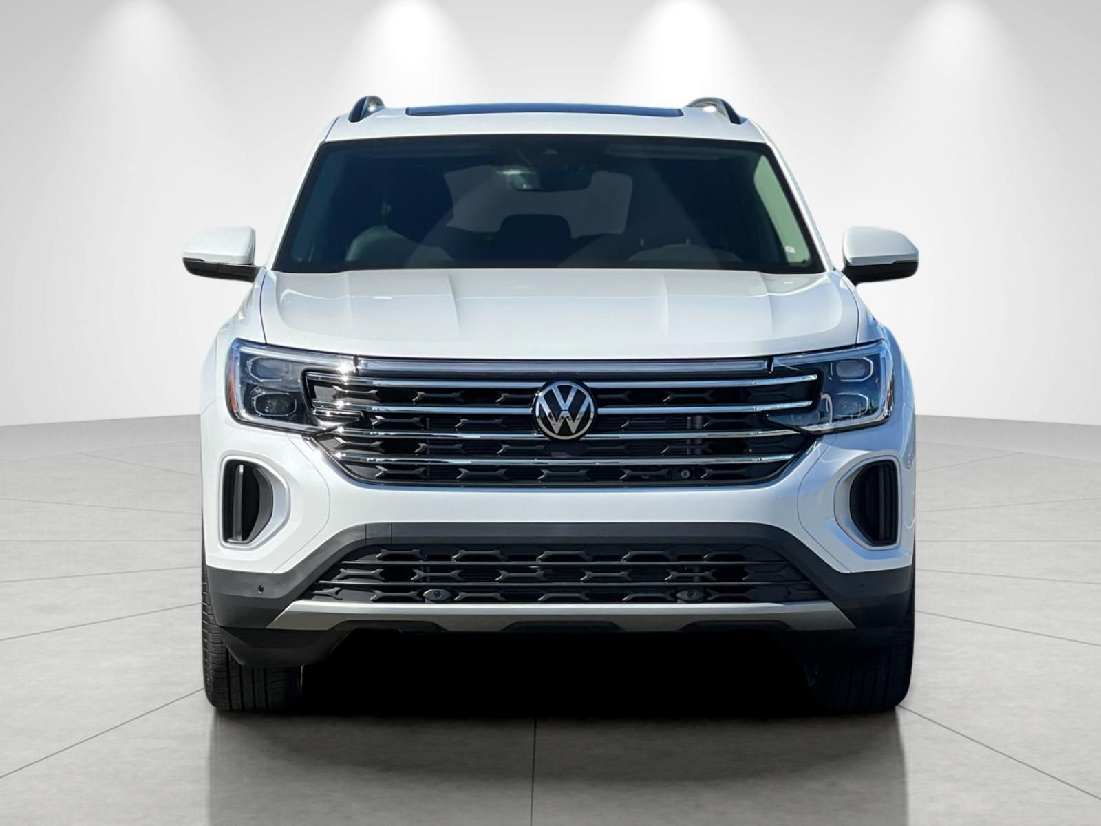 New 2026 Opal White Pearl Volkswagen SE w/Technology image 8
