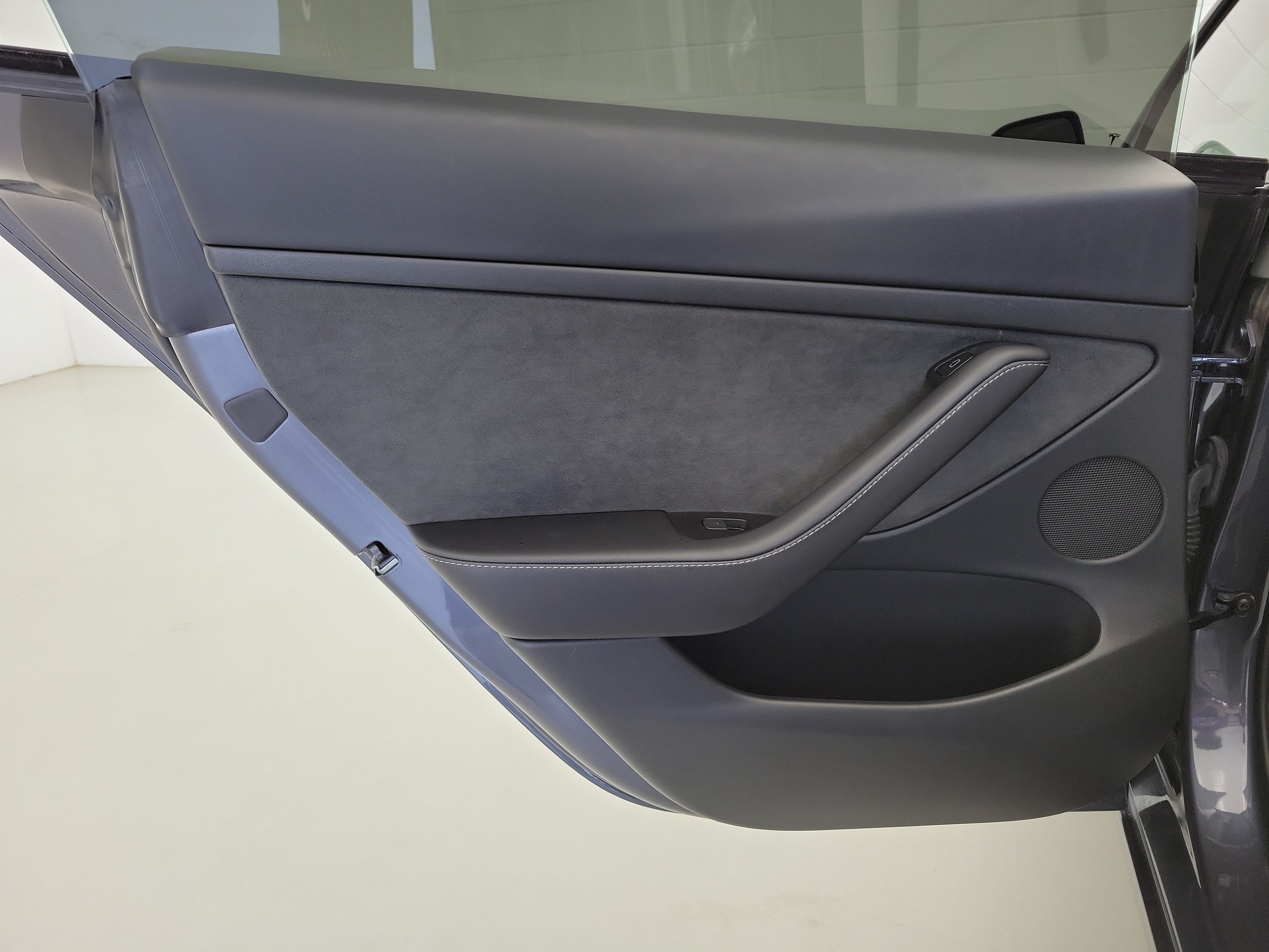 Used 2023  Tesla Performance image 15