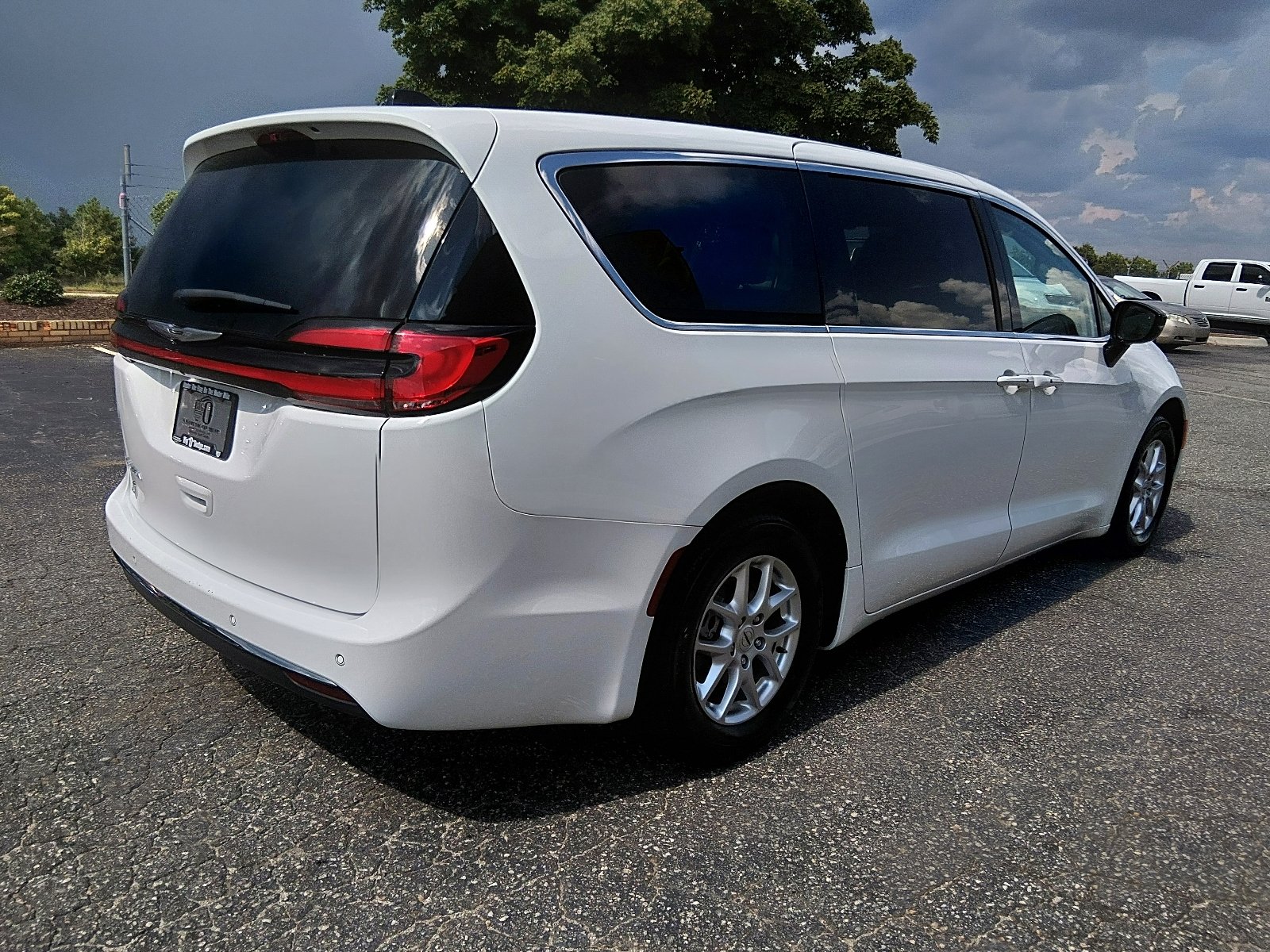 Certified Used 2024 Bright White Clear Coat Chrysler Touring L image 3