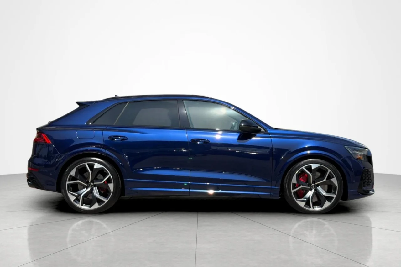 Used 2024 NAVARRA BLUE METALLI Audi  image 6