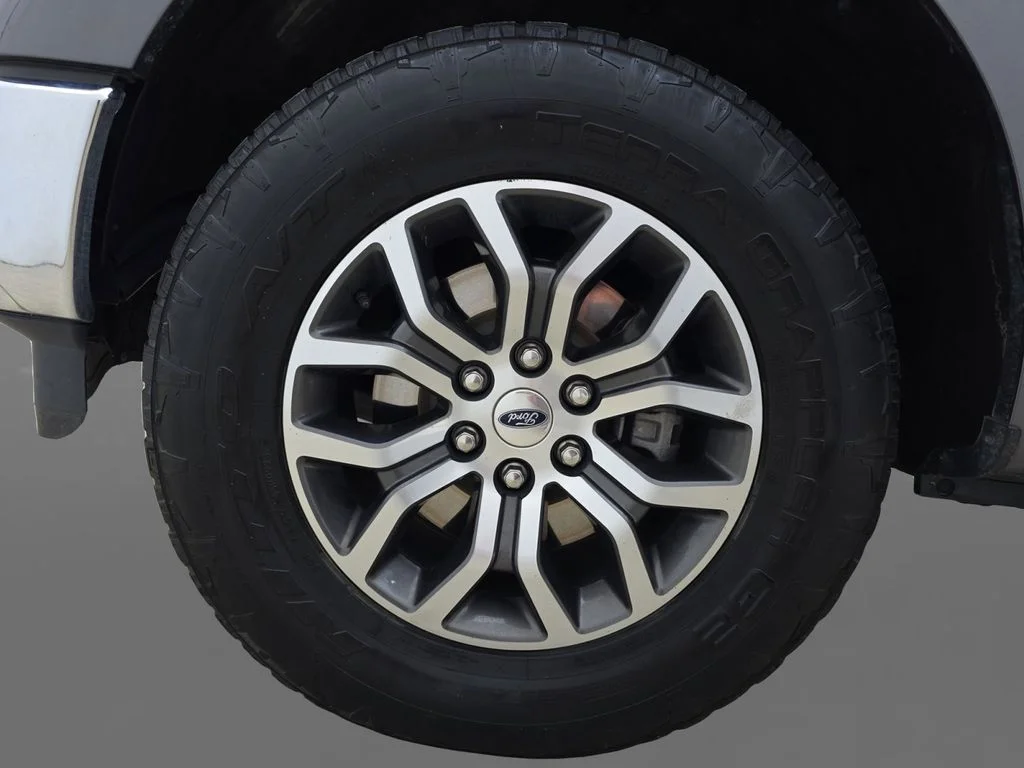 Used 2021 Gray Ford Lariat image 14