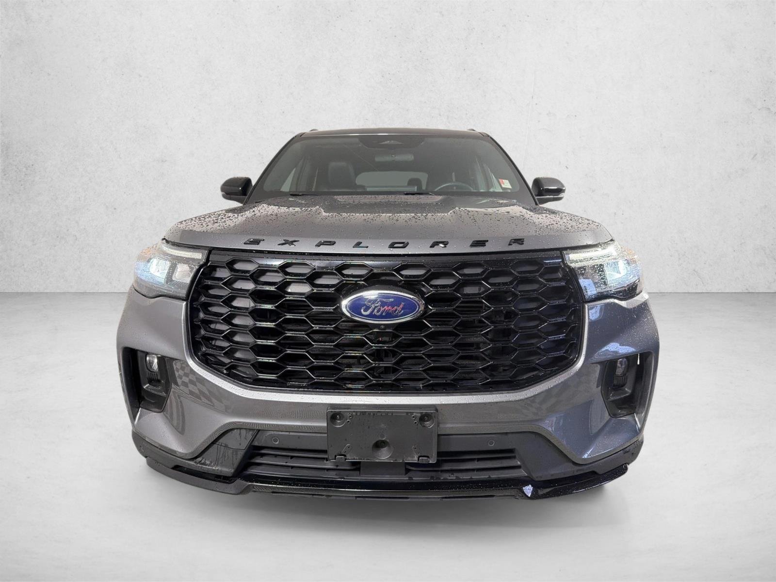 Used 2025 Carbonized Gray Metallic Ford ST-Line image 8