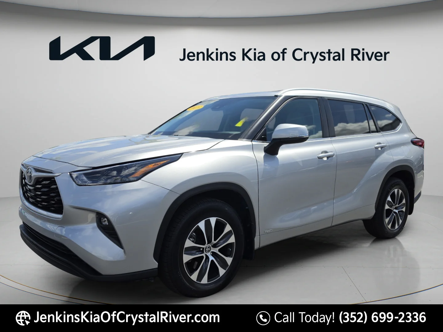 Used 2023 Celestial Silver Metallic Toyota Hybrid XLE image 10