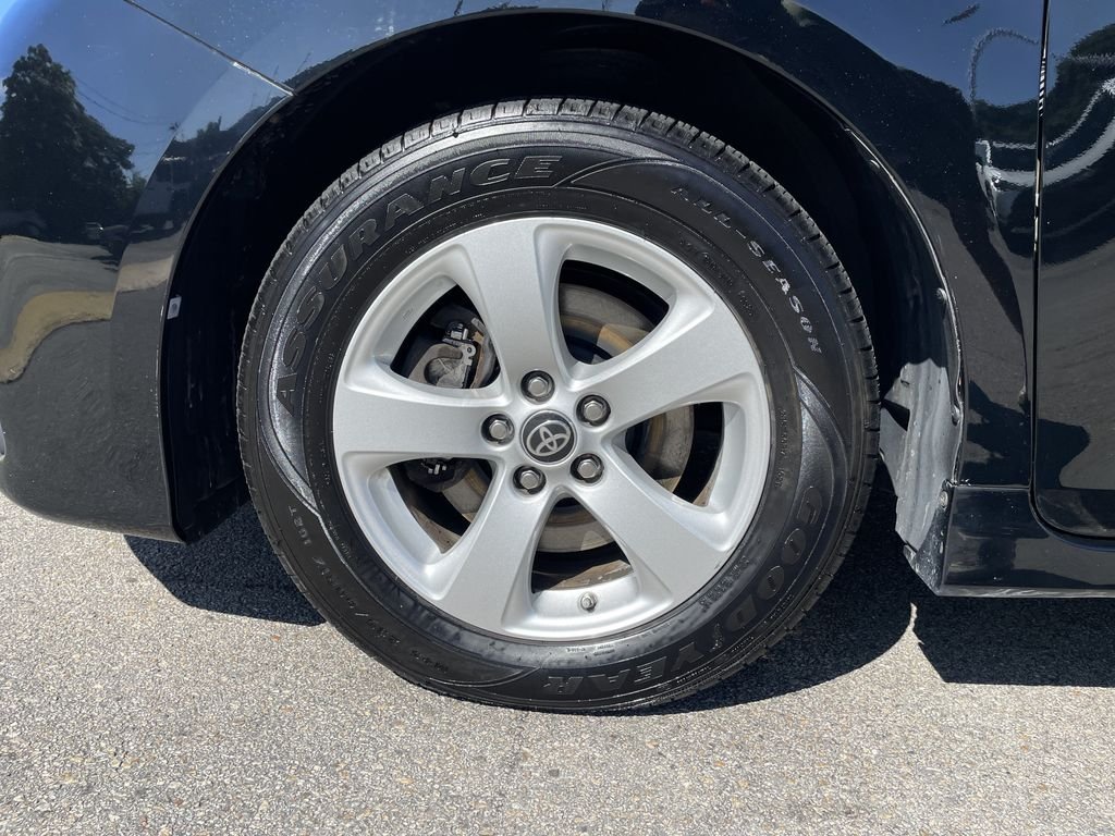 Used 2020 Black Toyota LE image 9