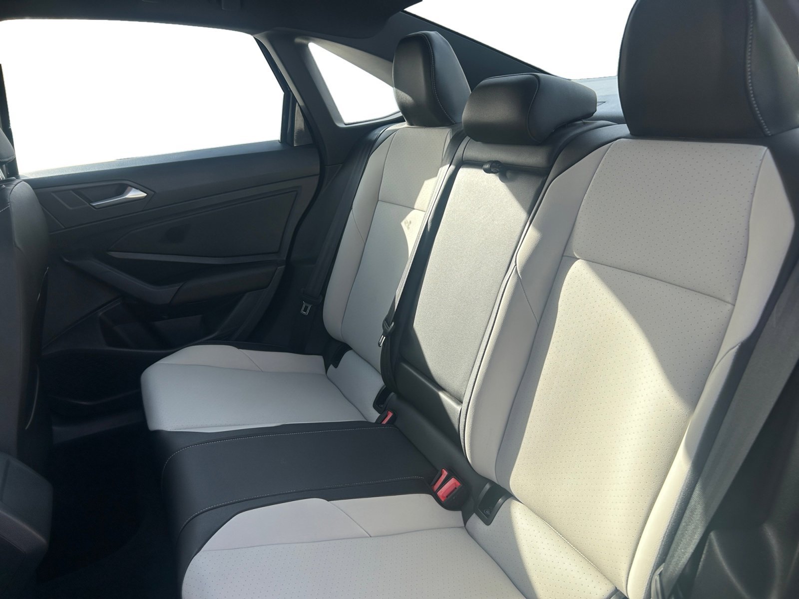 2021 Volkswagen Jetta R-Line photo 4