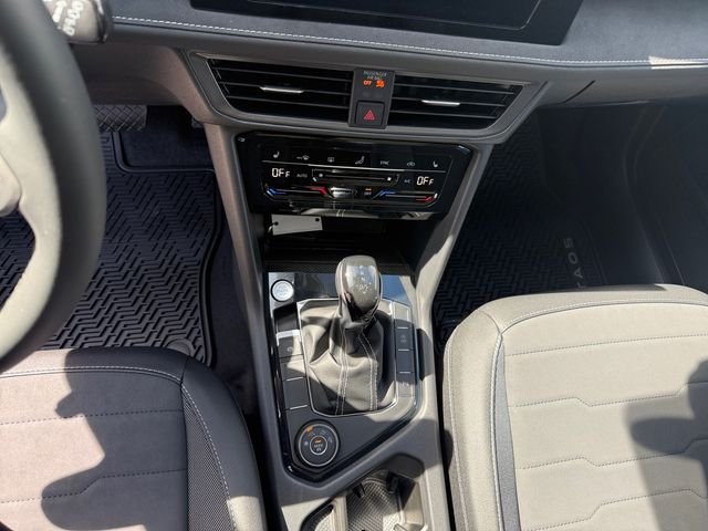 New 2026 Black Volkswagen 1.5T SE Black image 11