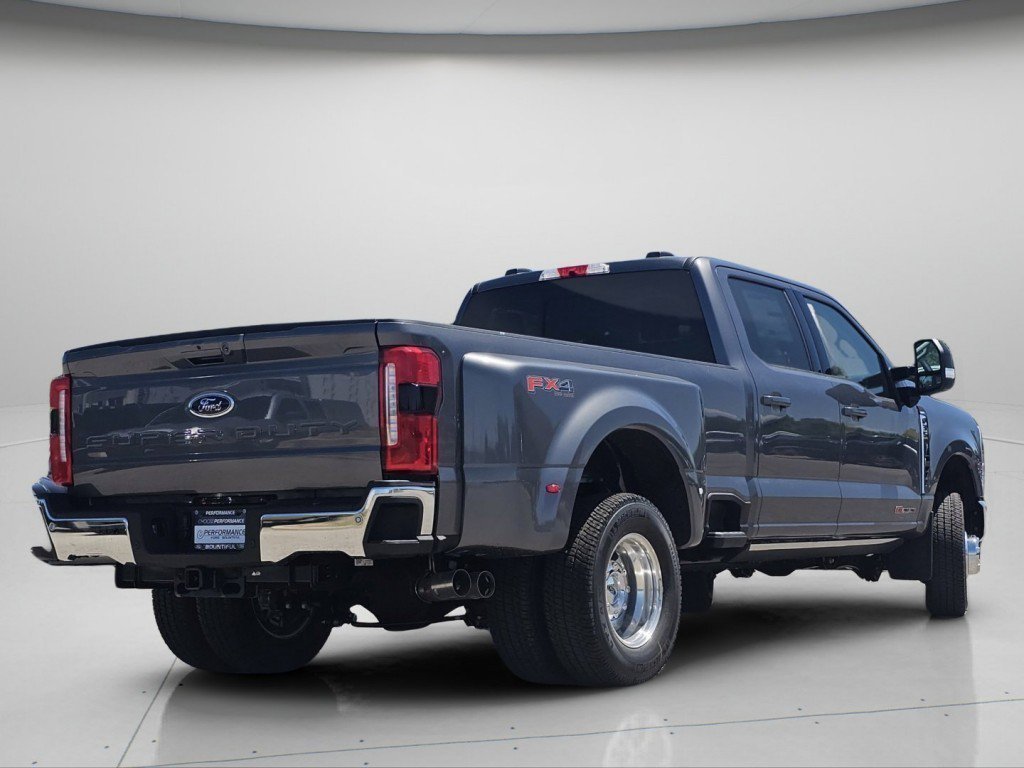 New 2026 Carbonized Gray Metallic Ford LARIAT image 27